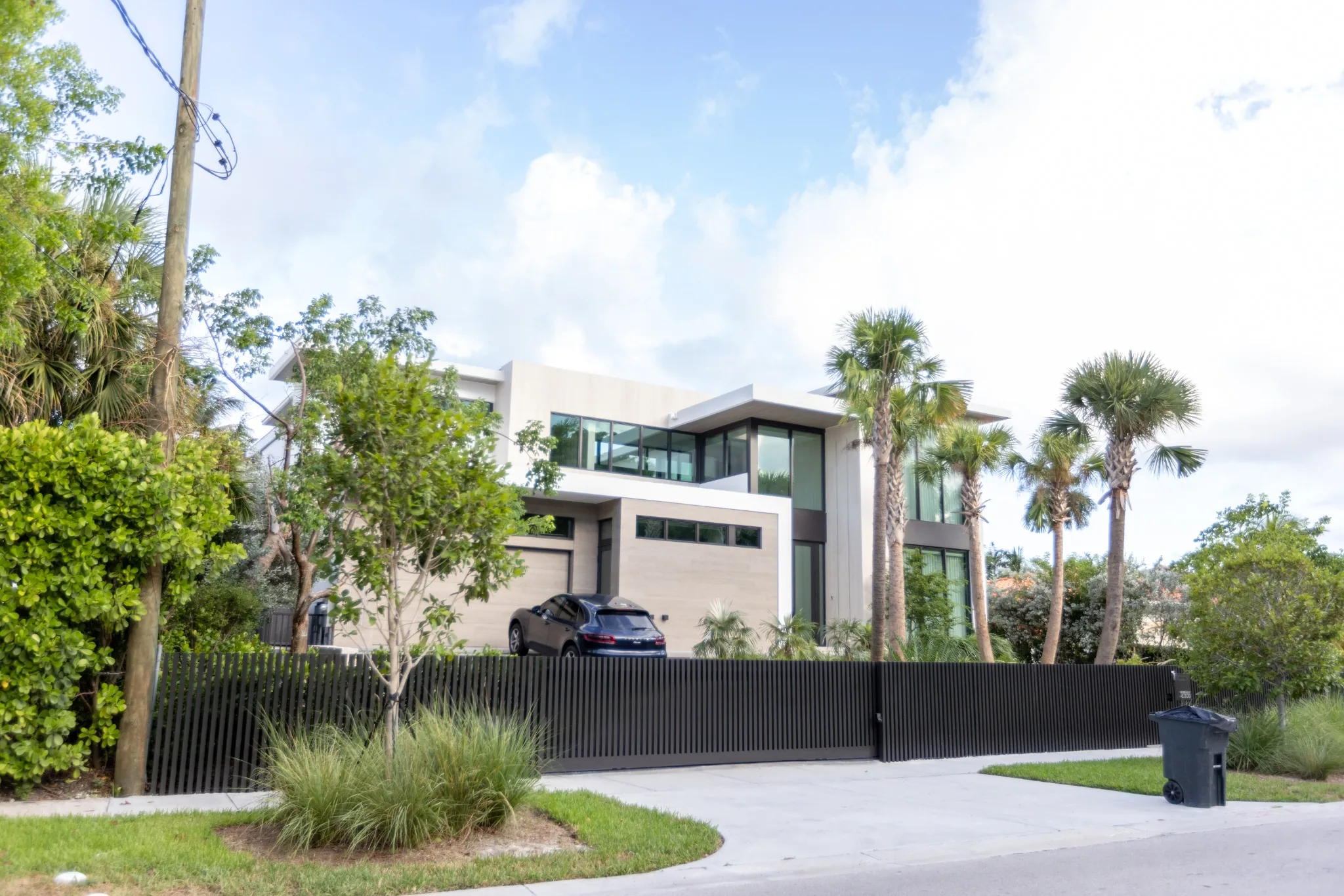 Custom fences, gates, pergola, and glass railings - North Bay Rd. Residence gallery
