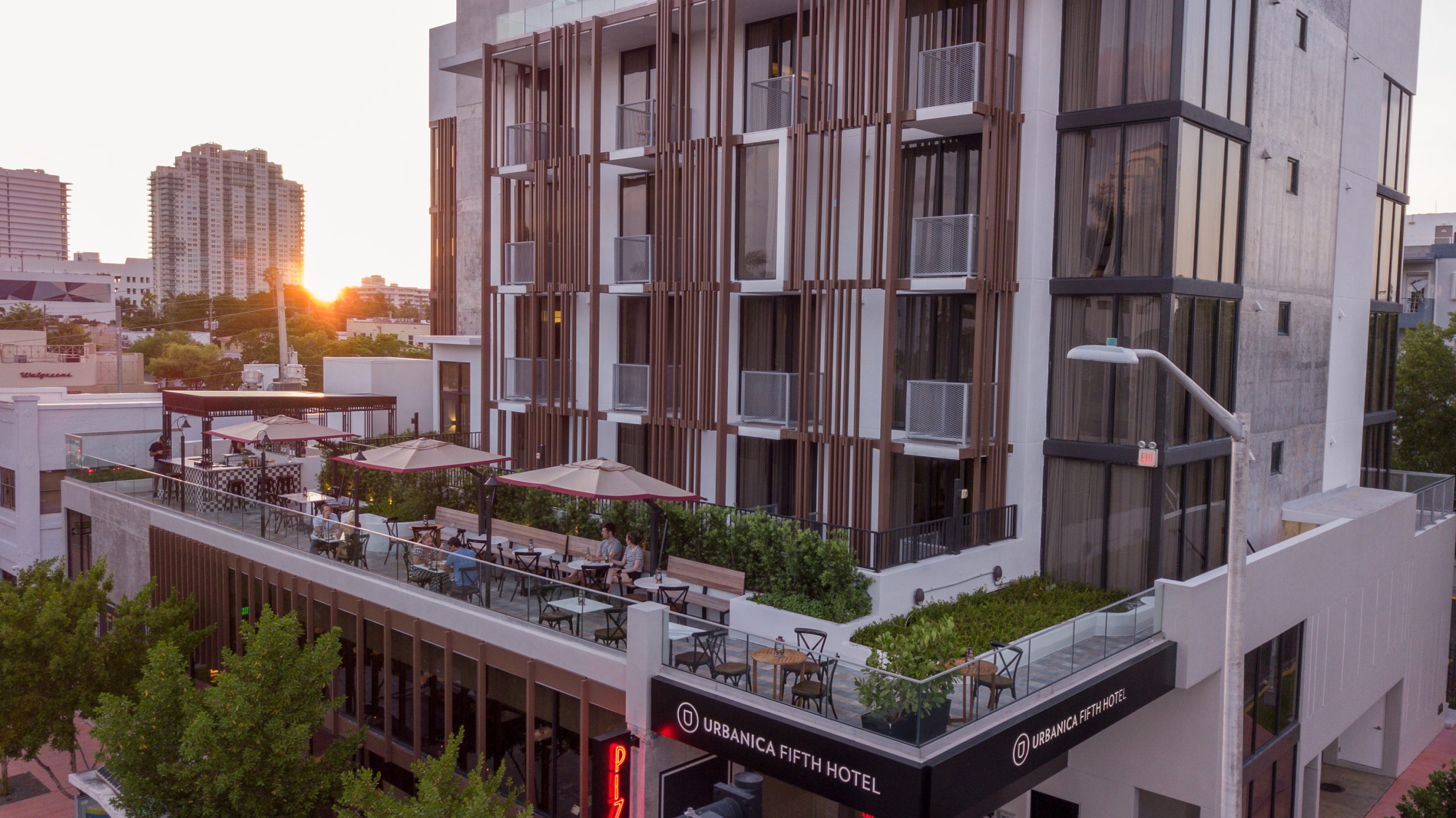Upsun Hotel - Glass Railings
